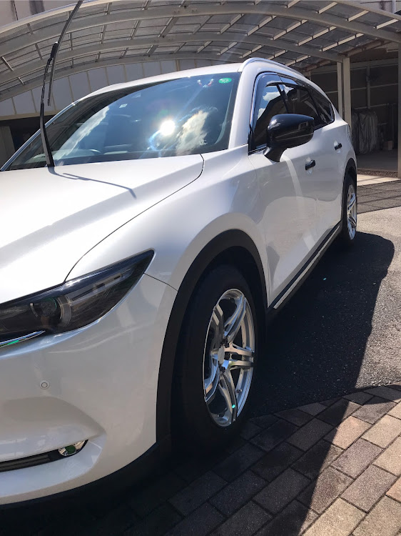 CX-8の洗車・リヤウイング・キャリパー塗装・お気に入り・白さ復活に関するカスタム事例の投稿画像4枚目