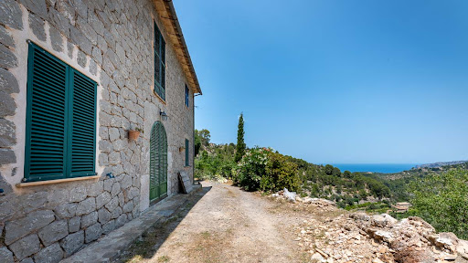 Corps de ferme avec jardin 1