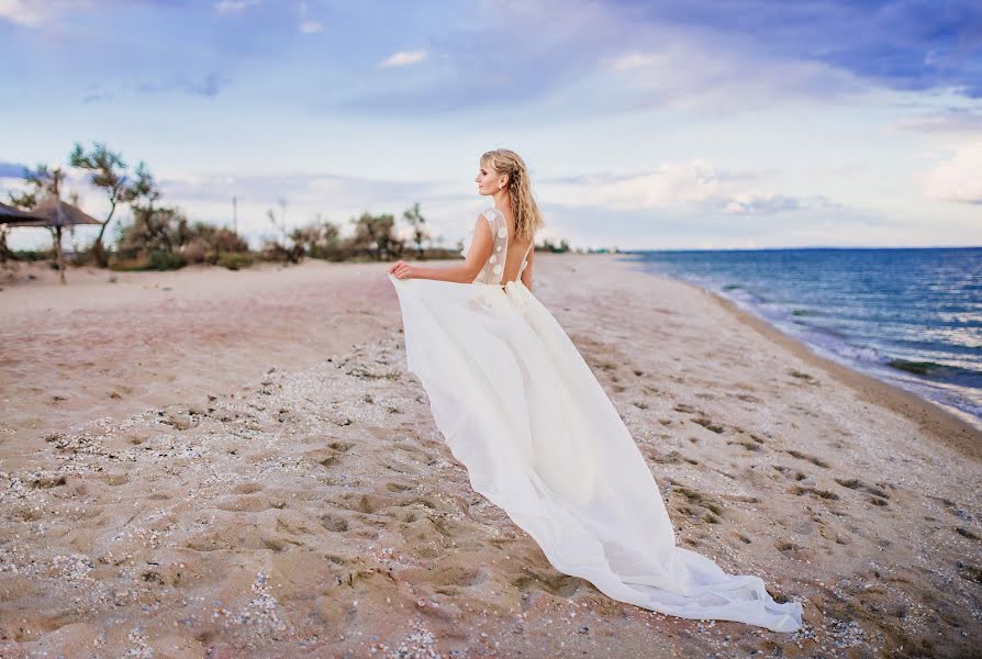 Wedding photographer Aleksandra Naydyuk (sunny). Photo of 8 January 2019