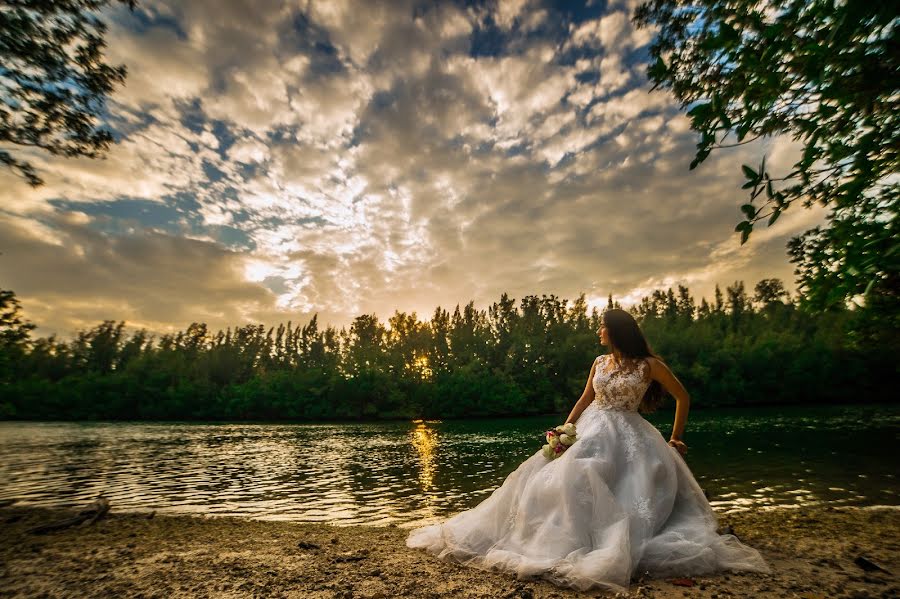 Fotógrafo de casamento Kelmi Bilbao (kelmibilbao). Foto de 1 de junho 2017