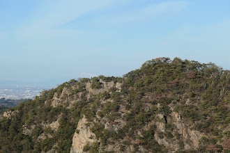 焼山アップ（後ろに伊吹山）