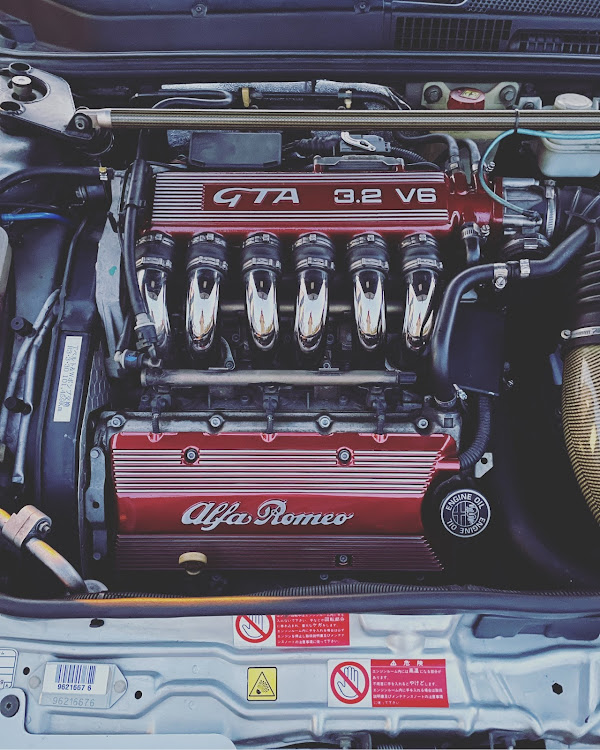 147のアルファロメオ147・ブッソV6・DIY・青空塗装に関するカスタム事例の投稿画像3枚目