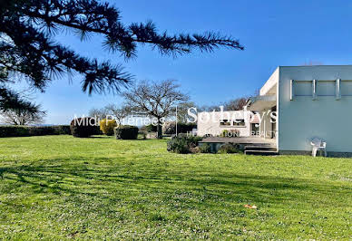 Maison avec jardin et terrasse 4