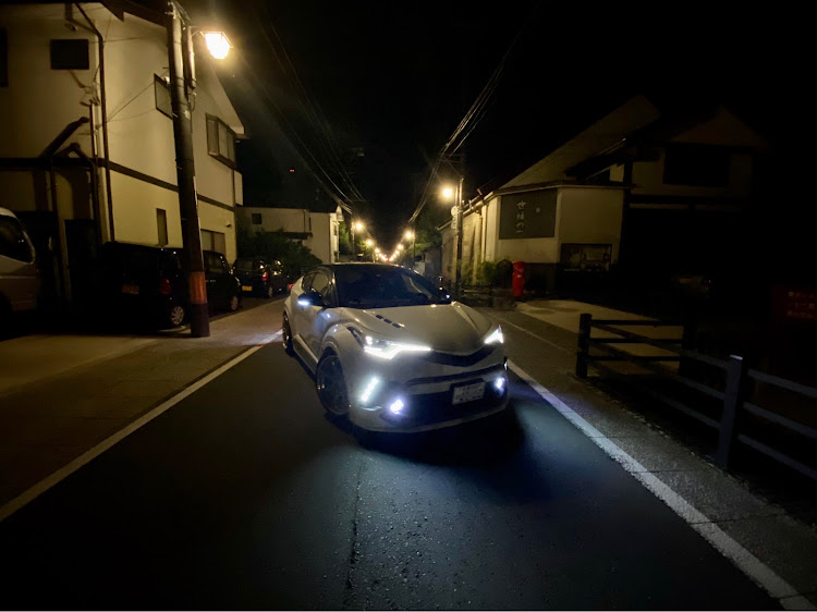 C-HRのC-HR・一関・深夜撮影・車高調整に関するカスタム事例の投稿画像3枚目