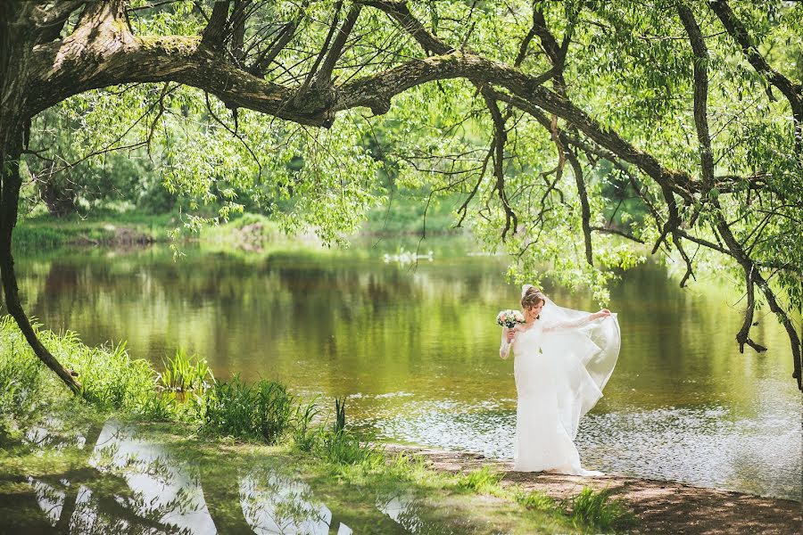 Fotógrafo de bodas Aleksandr Korobov (tomirlan). Foto del 16 de mayo 2014