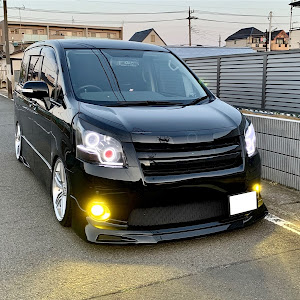 ノア ZRR70W