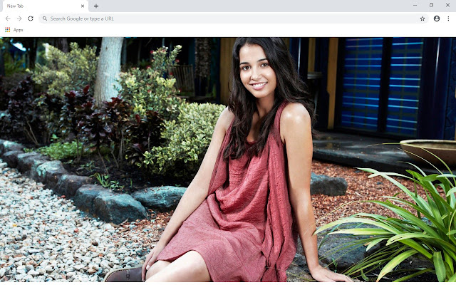 Naomi Scott New Tab & Wallpapers Collection