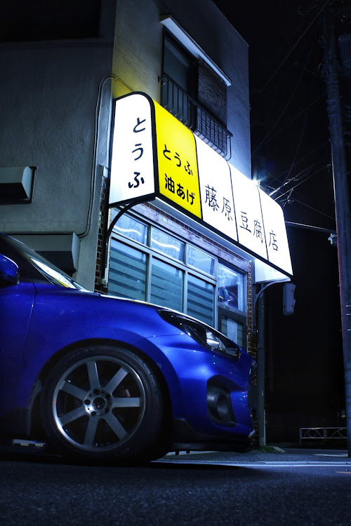 スイフトスポーツの1万1千回転まできっちり回せ‼️・夜の銀座は静か💧に関するカスタム事例の投稿画像2枚目