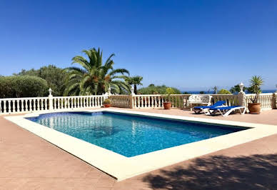 Villa avec piscine et terrasse 7