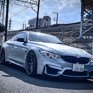 M4 クーペ F82