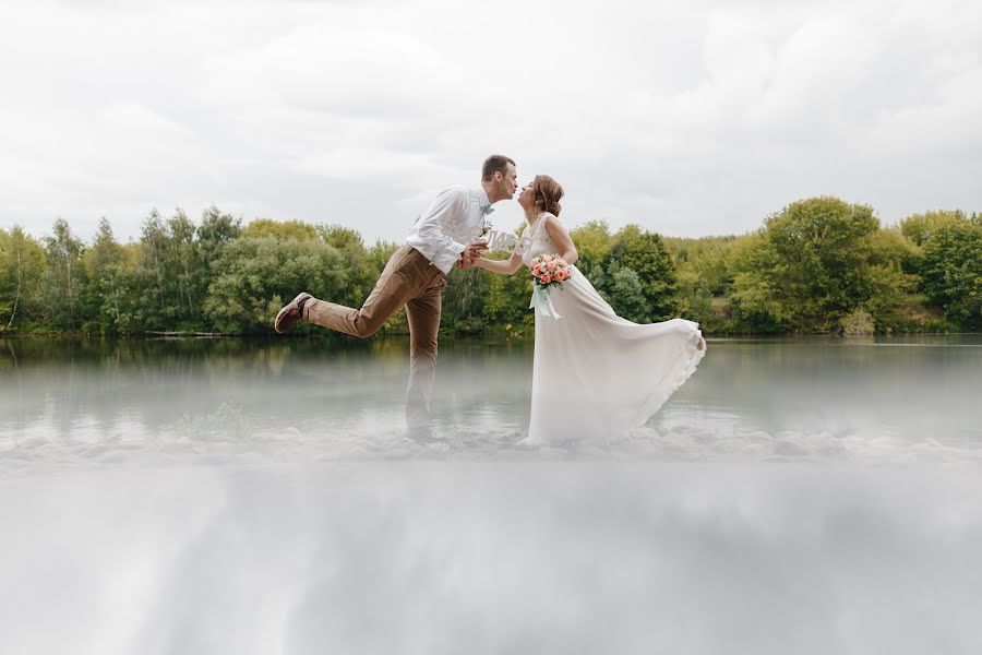 Fotógrafo de casamento Viktor Lyubineckiy (viktorlove). Foto de 16 de julho 2019