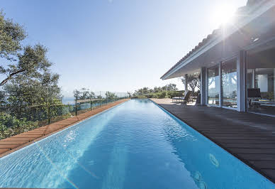 House with pool 1