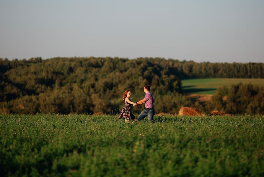 Wedding photographer Aleksey Isaev (alli). Photo of 29 April 2021