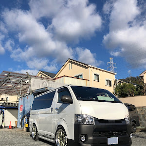 ハイエースバン TRH200V