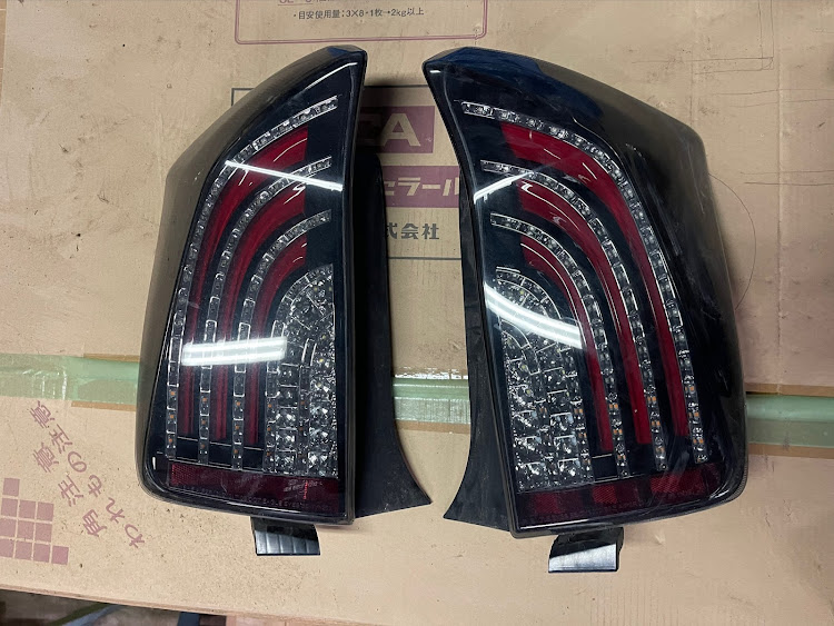 プリウスのヴァレンティ・ヴェレーノ イエローフォグ・ヴェレーノモルターレ・シートカバー・ベレッツァ シートカバーに関するカスタム事例の投稿画像2枚目