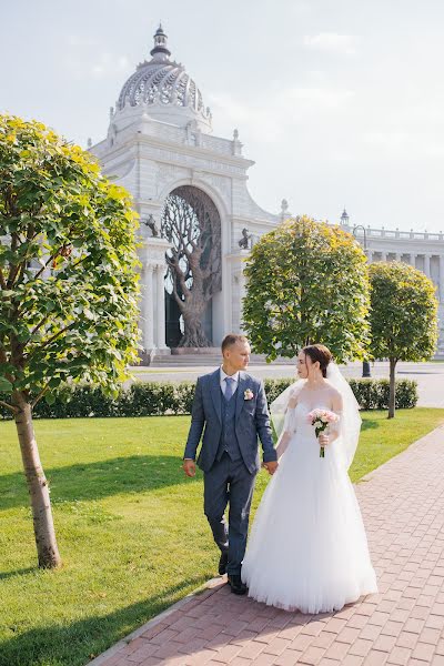 Fotógrafo de casamento Elvira Sabirova (elviraphotokzn). Foto de 1 de junho 2023