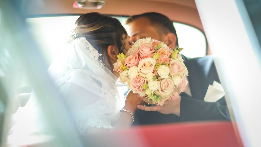 Nhiếp ảnh gia ảnh cưới Oleg Besprozvannyy (juolsa). Ảnh của 19 tháng 10 2018