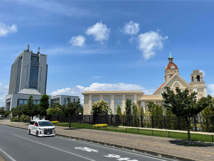 アルファードの今この国にあるのは曖昧なルールと同調圧力・茨城県庁・県庁舎・右斜め前写真展・小出しにするスタイルに関するカスタム事例の投稿画像1枚目