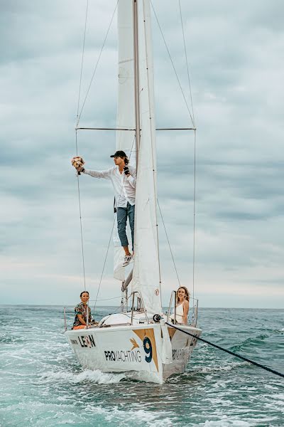 Fotógrafo de casamento Asya Kolokolova (asyart). Foto de 15 de abril