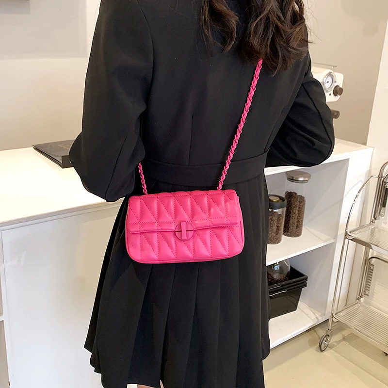 Bolsa Mensageiro de Corrente Rhombus Versátil Feminina Elegância e Praticidade para o Dia a Dia Design Moderno Ideal para Diversas Ocasiões