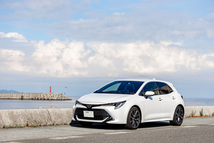 カローラスポーツの洗車・EOS R・RF24-105F4L・愛媛のどこか・ホイール交換間近に関するカスタム事例の投稿画像2枚目