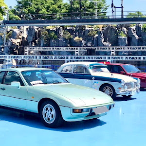 924