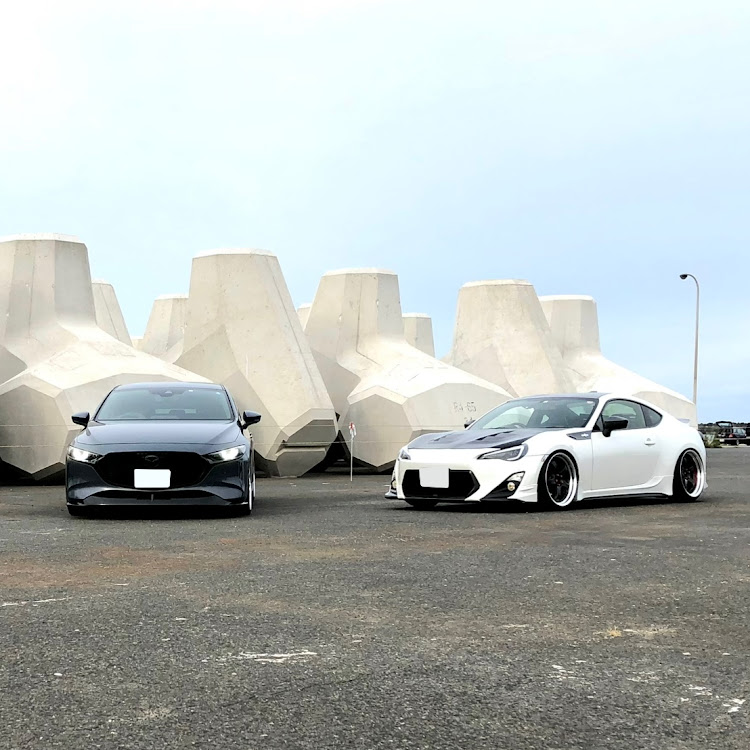 MAZDA3のフォロワー様からのいいね👍️に感謝・いつもイイね＆コメントありがとうございます😆・思い出のコラボ✨📸・撮り溜め写真に関するカスタム事例の投稿画像2枚目
