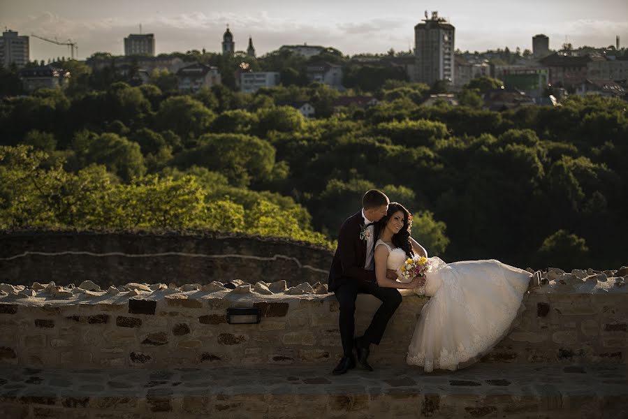 Fotografo di matrimoni Adrian Moscaliuc (adrianmoscaliuc). Foto del 3 giugno 2015