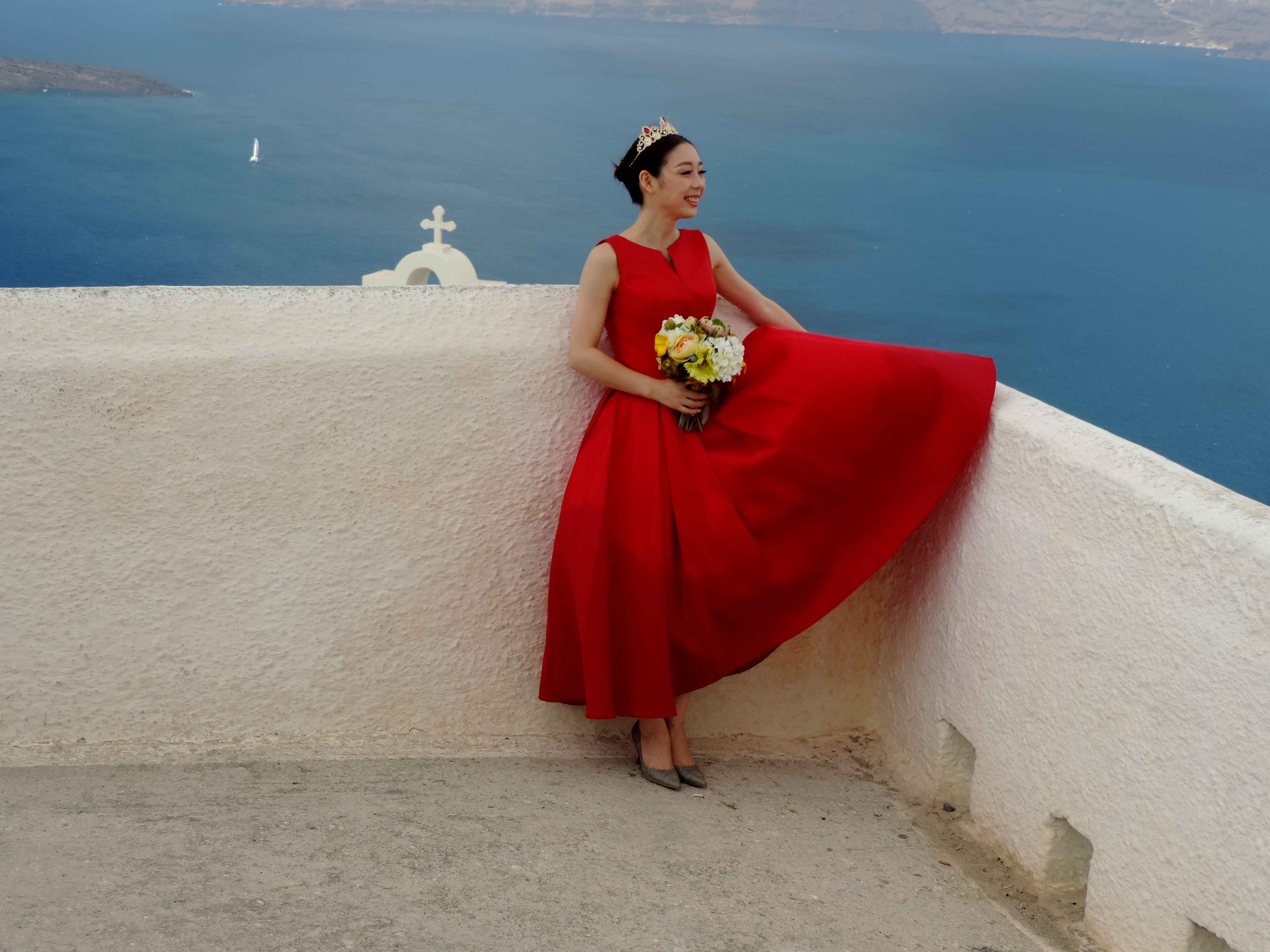 woman in red di renzo brazzolotto