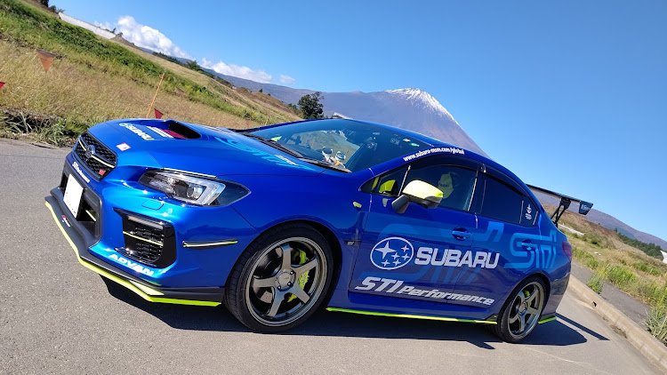 WRX STIの蛍光イエロー・WRX・こっそりリニューアル計画中🙊・箱根・ターンパイクに関するカスタム事例の投稿画像7枚目