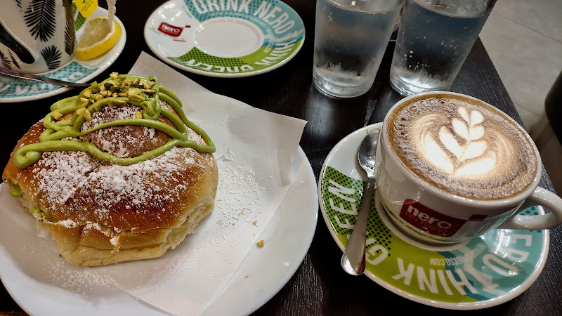 Brioche e Cappuccino di giuseppedangelo