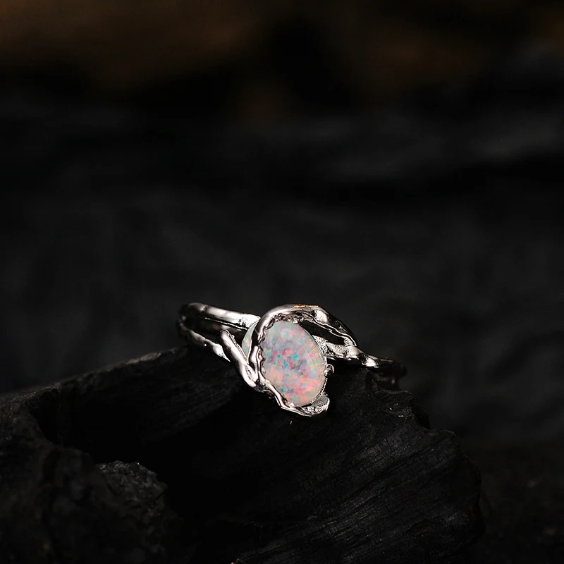Bague opale femme tendance. Un bijou unique pour sublimer votre look, parfait comme cadeau ou pour un usage quotidien.