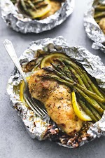 Lemon Chicken & Asparagus Foil Packs was pinched from <a href="http://www.lecremedelacrumb.com/2016/08/lemon-chicken-asparagus-foil-packs.html" target="_blank">www.lecremedelacrumb.com.</a>