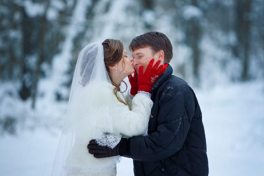 Wedding photographer Yuliya Grickova (yuliagg). Photo of 4 February 2013