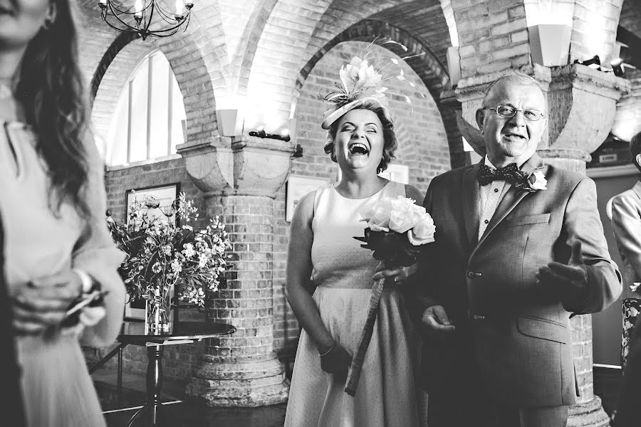 Wedding photographer Robert Burress (shootinghip). Photo of 6 December 2017