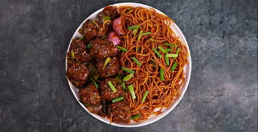 Veg Noodles With Chilli Manchurian