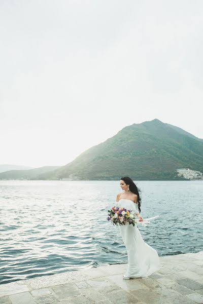 Fotógrafo de casamento Nata Rolyanskaya (natarolianskii). Foto de 1 de julho 2018