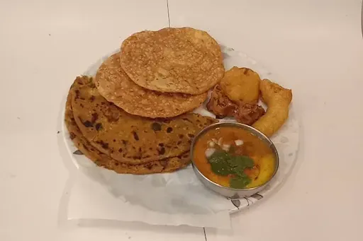 Badshahi Best Dal Pakwan Thali