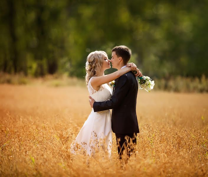 Fotografo di matrimoni Lena Astafeva (tigrdi). Foto del 8 gennaio 2015