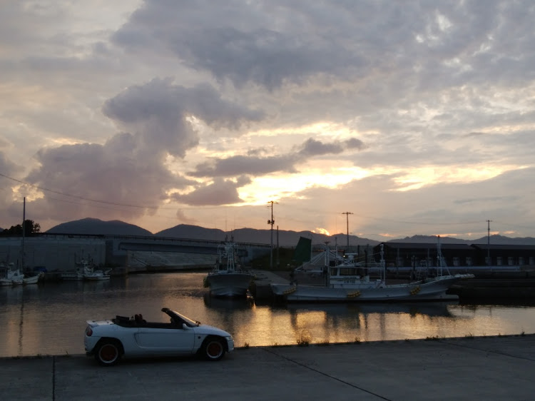 ビートの夕景・夕空・寝落ち・お目々にコーヒータイム・THE SUN IS SETTING ON THE WESTに関するカスタム事例の投稿画像4枚目