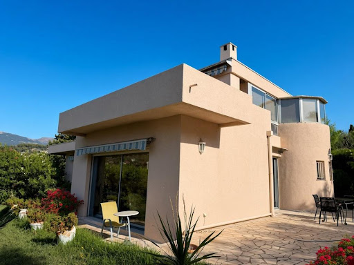 House with pool and terrace 3