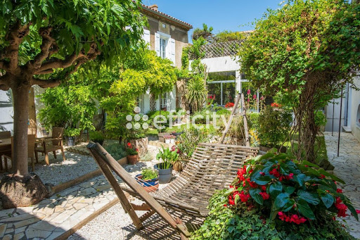 House with pool 2