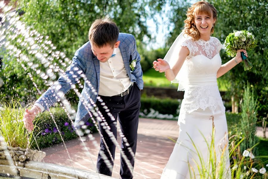 Fotógrafo de casamento Vladimir Andreev (andreevfoto24). Foto de 21 de agosto 2016