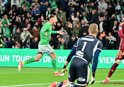 🎥 Difficile de mieux la mettre : l'inspiration d'un ancien de Pro League plonge Saint-Etienne dans la folie