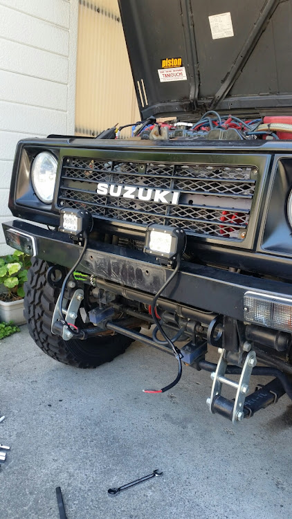 ジムニーのフォグランプ・ワークランプ・LEDワークランプ・DIY・ソッコー終わった🔧に関するカスタム事例の投稿画像2枚目