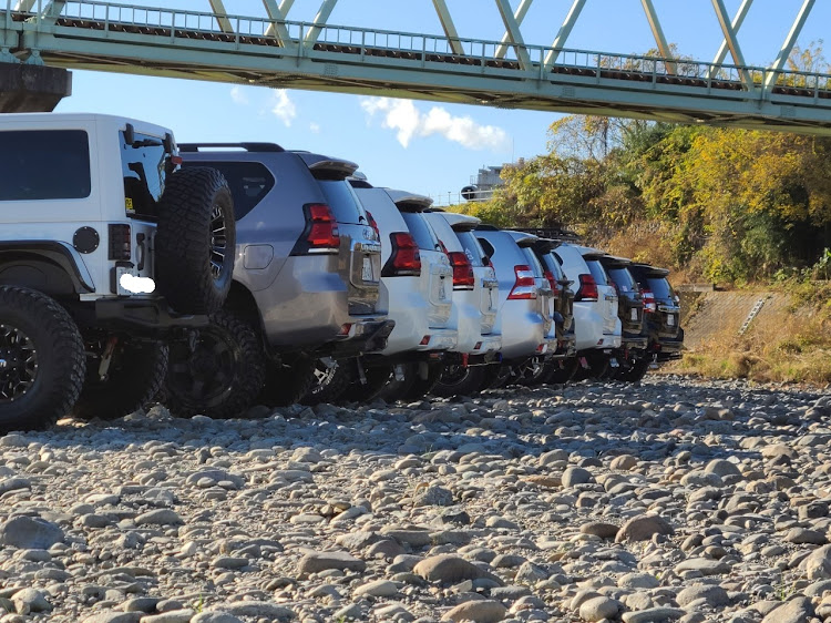 ランドクルーザープラドの聖水シャワーに関するカスタム事例の投稿画像3枚目