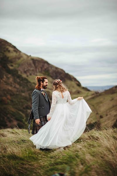 Fotógrafo de bodas Karoline James-Griffiths (regenweibchen). Foto del 19 de diciembre 2020