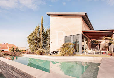 Maison avec piscine et terrasse 1