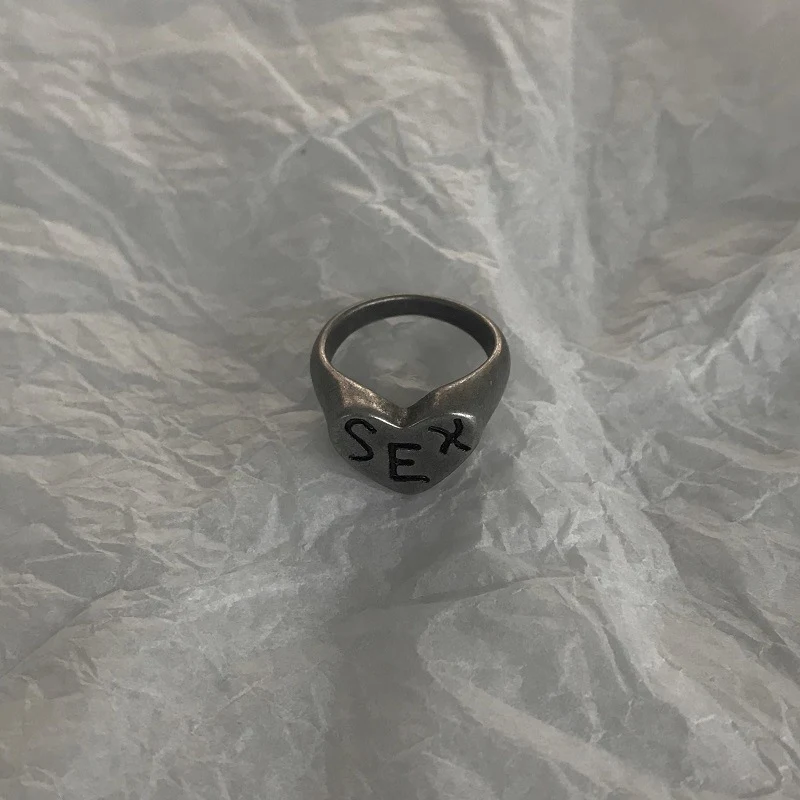 New Letter Heart-shaped Ring Women's Simple Titanium Steel Stylish Jewelry Perfect Gift Everyday Wear Durable Modern Des