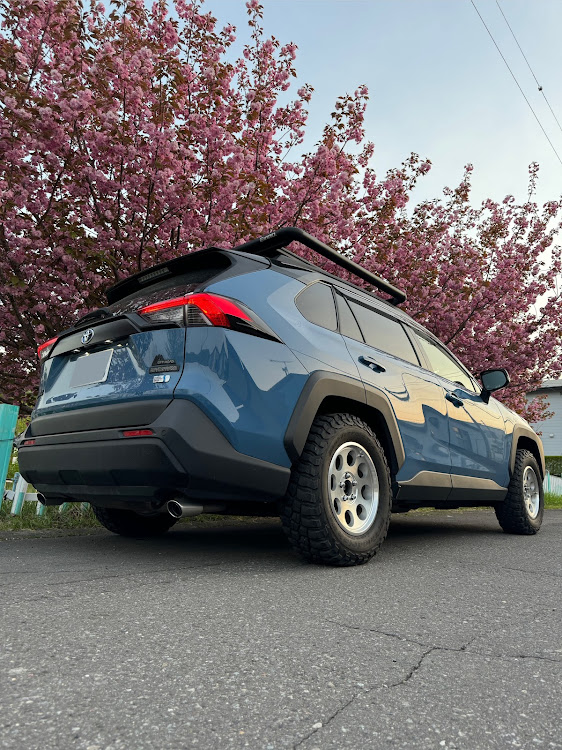 RAV4のRAV4乗りさんと繋がりたい・グレーイッシュブルー・オフパケ2 HV・今更桜と🌸・#ジムラインタイプIIに関するカスタム事例の投稿画像2枚目